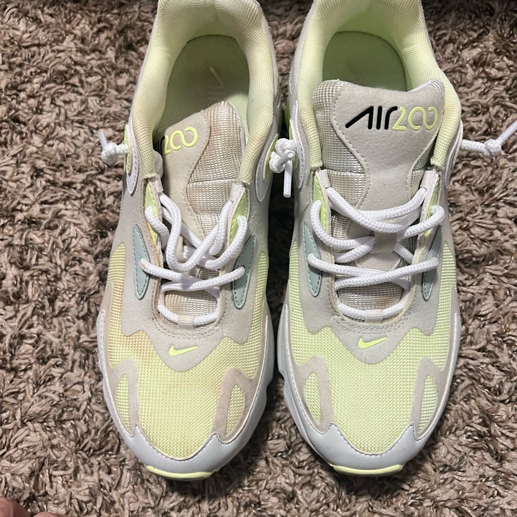 Nike Womens 200